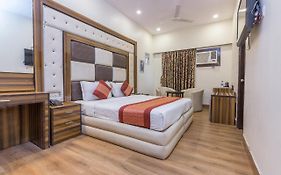 Rupam Hotel - Air Purified Comfort